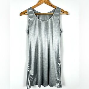 Party top with shiny metallic look